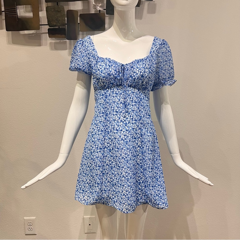 B. Darlin Ditsy Floral Print Short Sleeve Mini Dress Size 1/2 NWT